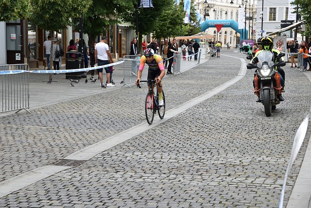 体系相对落 体系相对落